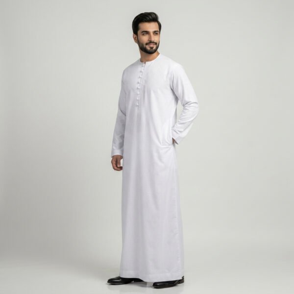 Men’s Plain Iced White Omani Thobe