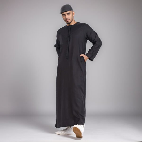 black emirati men's islamic clothing thobe